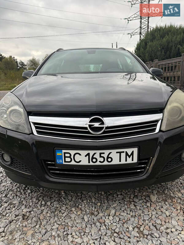 Универсал Opel Astra 2008 в Трускавце