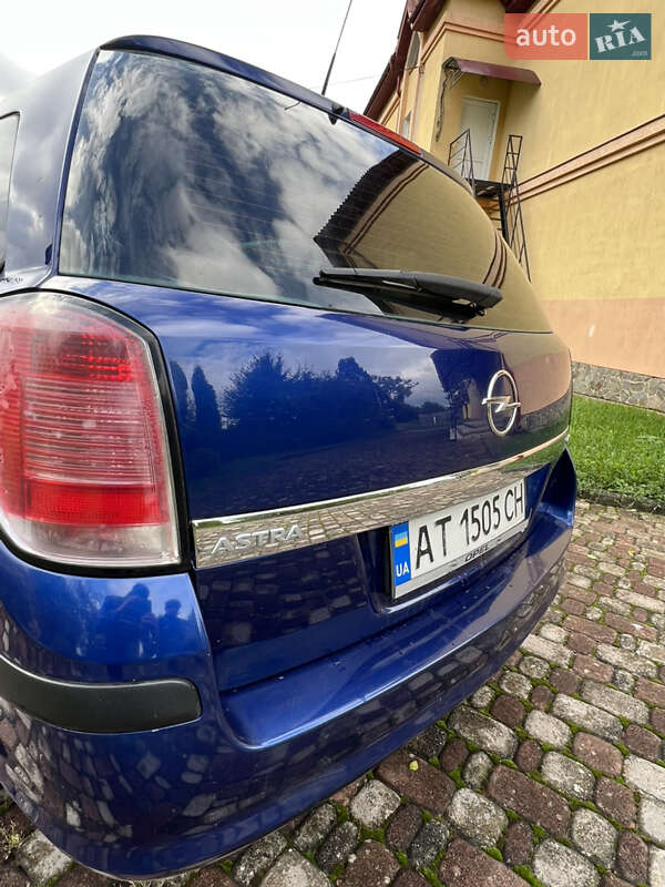 Универсал Opel Astra 2006 в Городенке