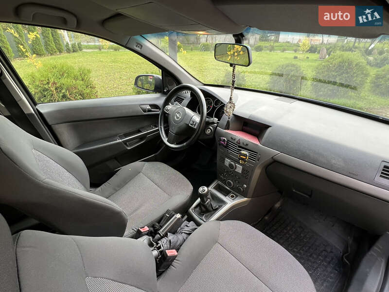 Универсал Opel Astra 2006 в Городенке