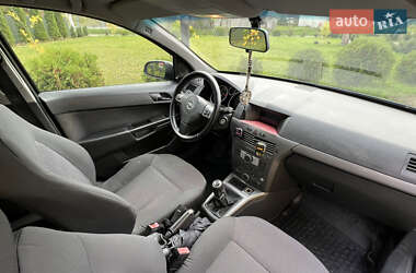 Универсал Opel Astra 2006 в 