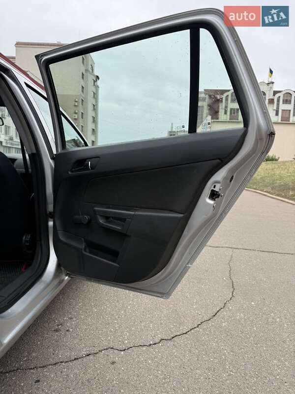 Универсал Opel Astra 2004 в Николаеве фото 9 Универсал Opel Astra 2004 в Николаеве