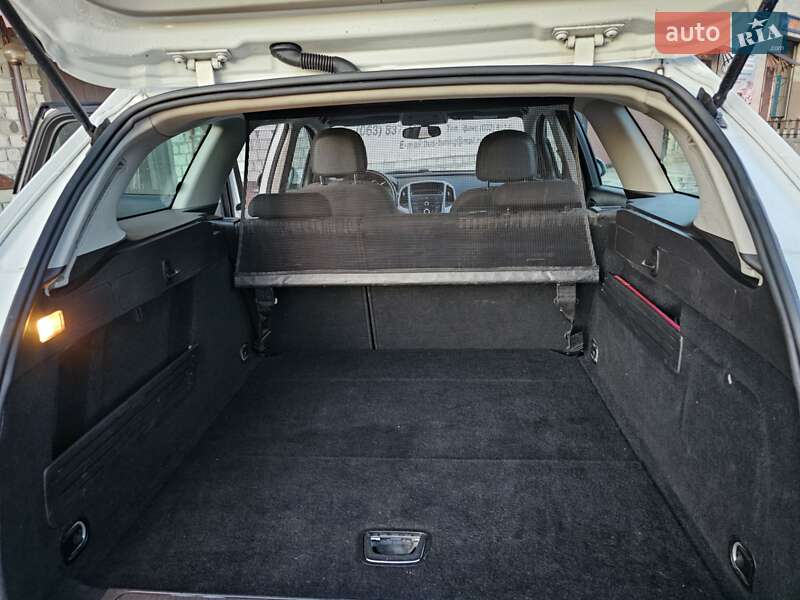 Универсал Opel Astra 2012 в Новом Роздоле