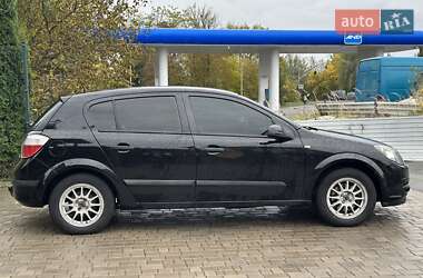 Хэтчбек Opel Astra 2006 в 