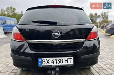 Хэтчбек Opel Astra 2006 в 