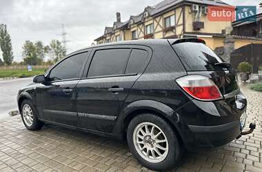 Хэтчбек Opel Astra 2006 в 
