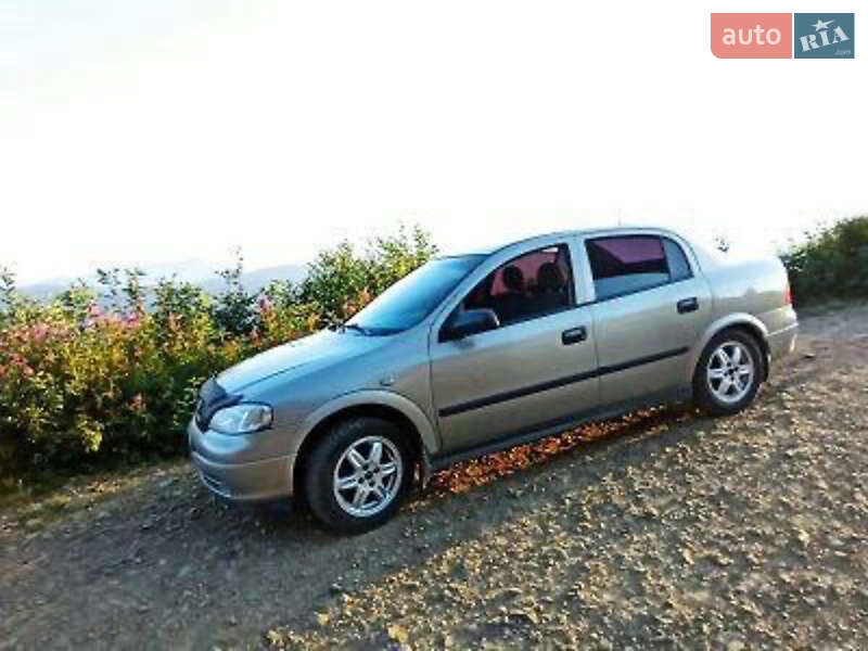 Седан Opel Astra 2008 в Долине