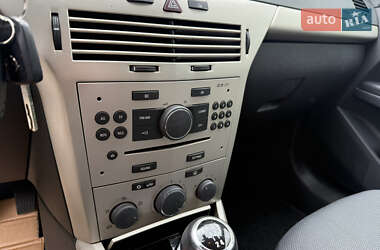 Универсал Opel Astra 2007 в 