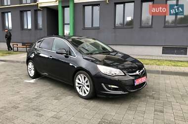 Хэтчбек Opel Astra 2014 в 