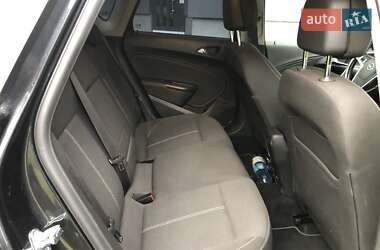 Хэтчбек Opel Astra 2014 в 