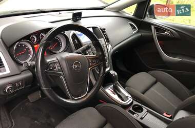 Хэтчбек Opel Astra 2014 в 