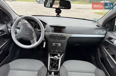 Универсал Opel Astra 2005 в 