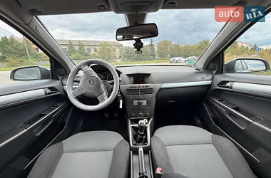 Универсал Opel Astra 2005 в 