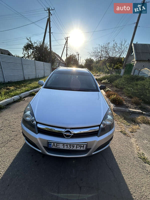 Универсал Opel Astra 2005 в Днепре