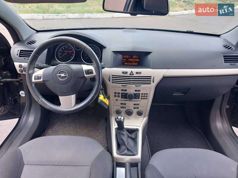 Хэтчбек Opel Astra 2008 в Кривом Роге