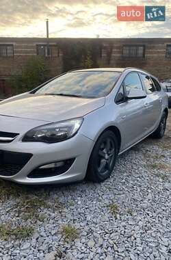 Универсал Opel Astra 2013 в 