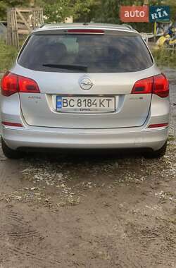 Универсал Opel Astra 2013 в 