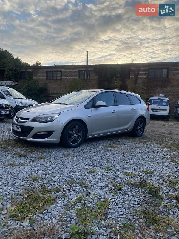 Универсал Opel Astra 2013 в Львове