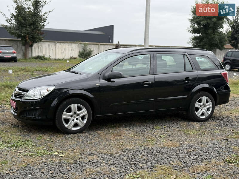 Універсал Opel Astra 2009 в Луцьку