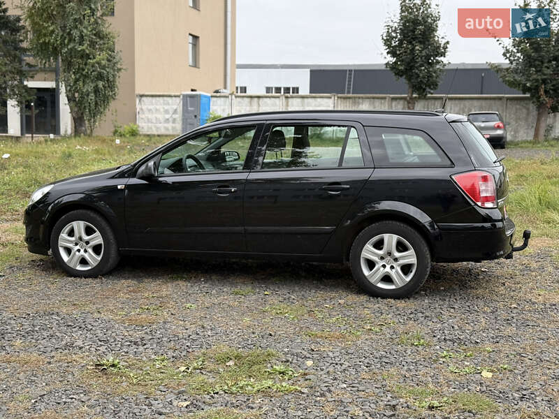 Універсал Opel Astra 2009 в Луцьку