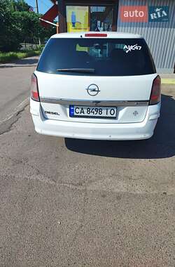 Универсал Opel Astra 2010 в 