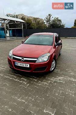 Хэтчбек Opel Astra 2006 в Николаеве