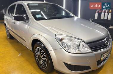 Хэтчбек Opel Astra 2007 в Львове