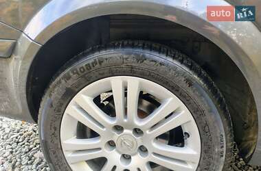 Універсал Opel Astra 2010 в  фото 4 Універсал Opel Astra 2010 в