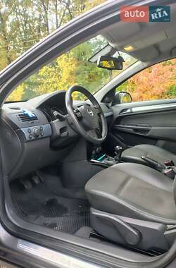 Універсал Opel Astra 2010 в  фото 14 Універсал Opel Astra 2010 в