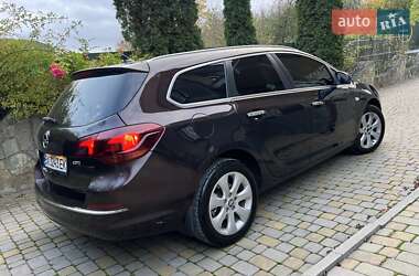 Универсал Opel Astra 2013 в 