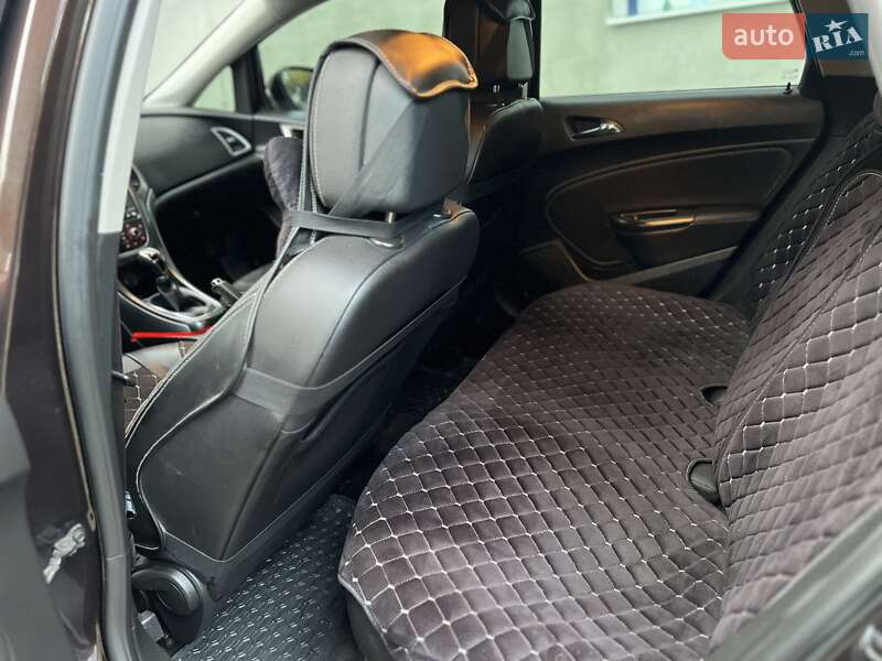 Универсал Opel Astra 2013 в Хмельницком