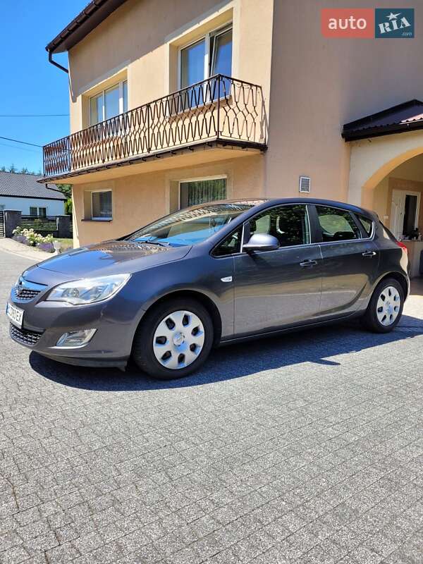 Хэтчбек Opel Astra 2011 в Дрогобыче фото 5 Хэтчбек Opel Astra 2011 в Дрогобыче
