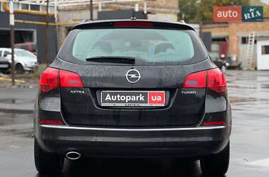 Универсал Opel Astra 2013 в 