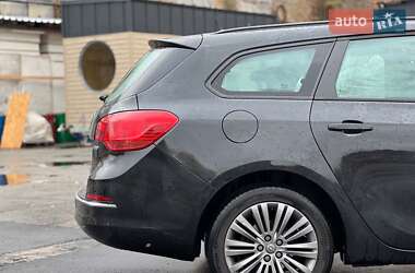 Универсал Opel Astra 2013 в 