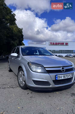 Хэтчбек Opel Astra 2004 в Измаиле
