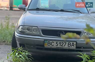 Седан Opel Astra 1995 в Ровно