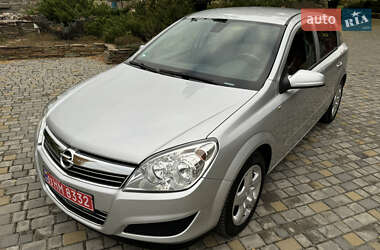 Хетчбек Opel Astra 2008 в 
