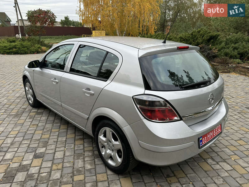 Хэтчбек Opel Astra 2008 в Харькове