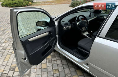 Хетчбек Opel Astra 2008 в 