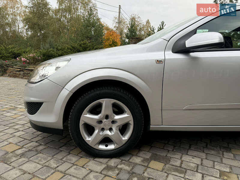 Хэтчбек Opel Astra 2008 в Харькове