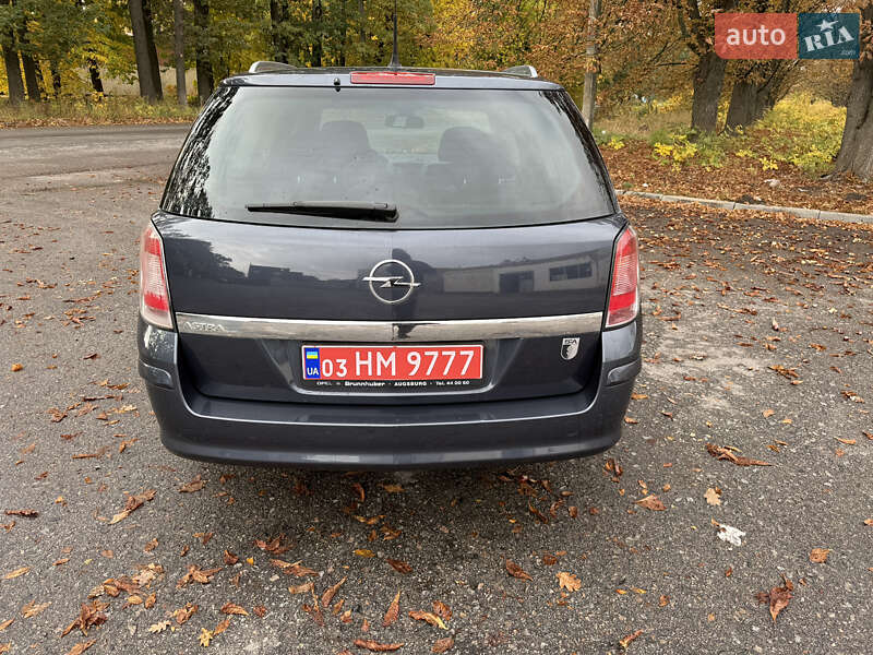 Универсал Opel Astra 2009 в Полтаве
