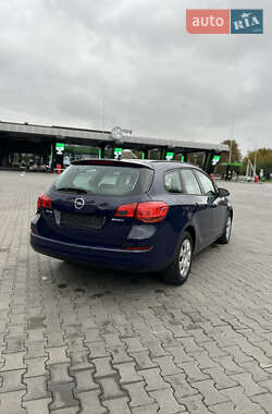 Универсал Opel Astra 2011 в 