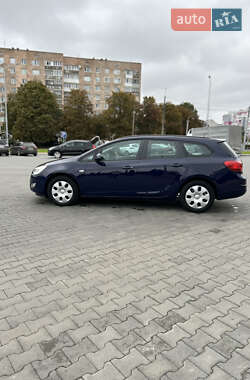 Универсал Opel Astra 2011 в 