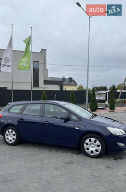 Универсал Opel Astra 2011 в 