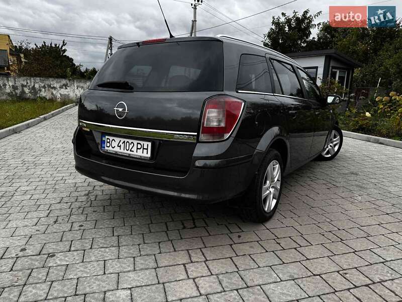 Универсал Opel Astra 2009 в Львове