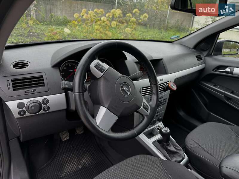 Универсал Opel Astra 2009 в Львове
