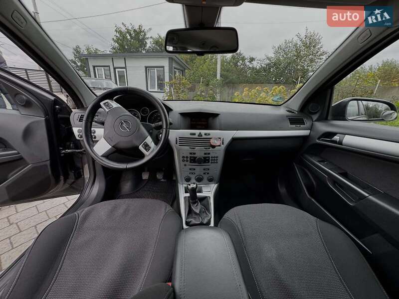 Универсал Opel Astra 2009 в Львове