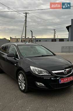 Универсал Opel Astra 2011 в Луцке
