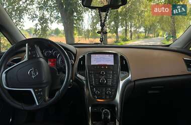 Универсал Opel Astra 2011 в 