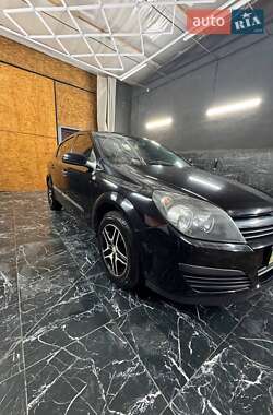 Хэтчбек Opel Astra 2006 в 