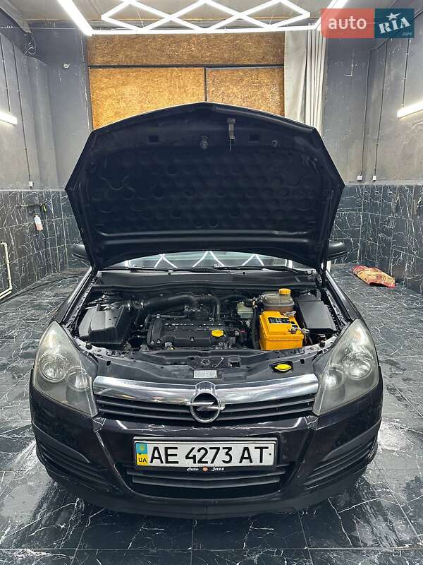 Хэтчбек Opel Astra 2006 в Днепре